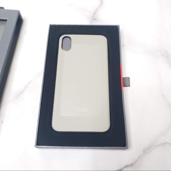 NWT👀Tumi iPhone Case👀 - Picture 2 of 5